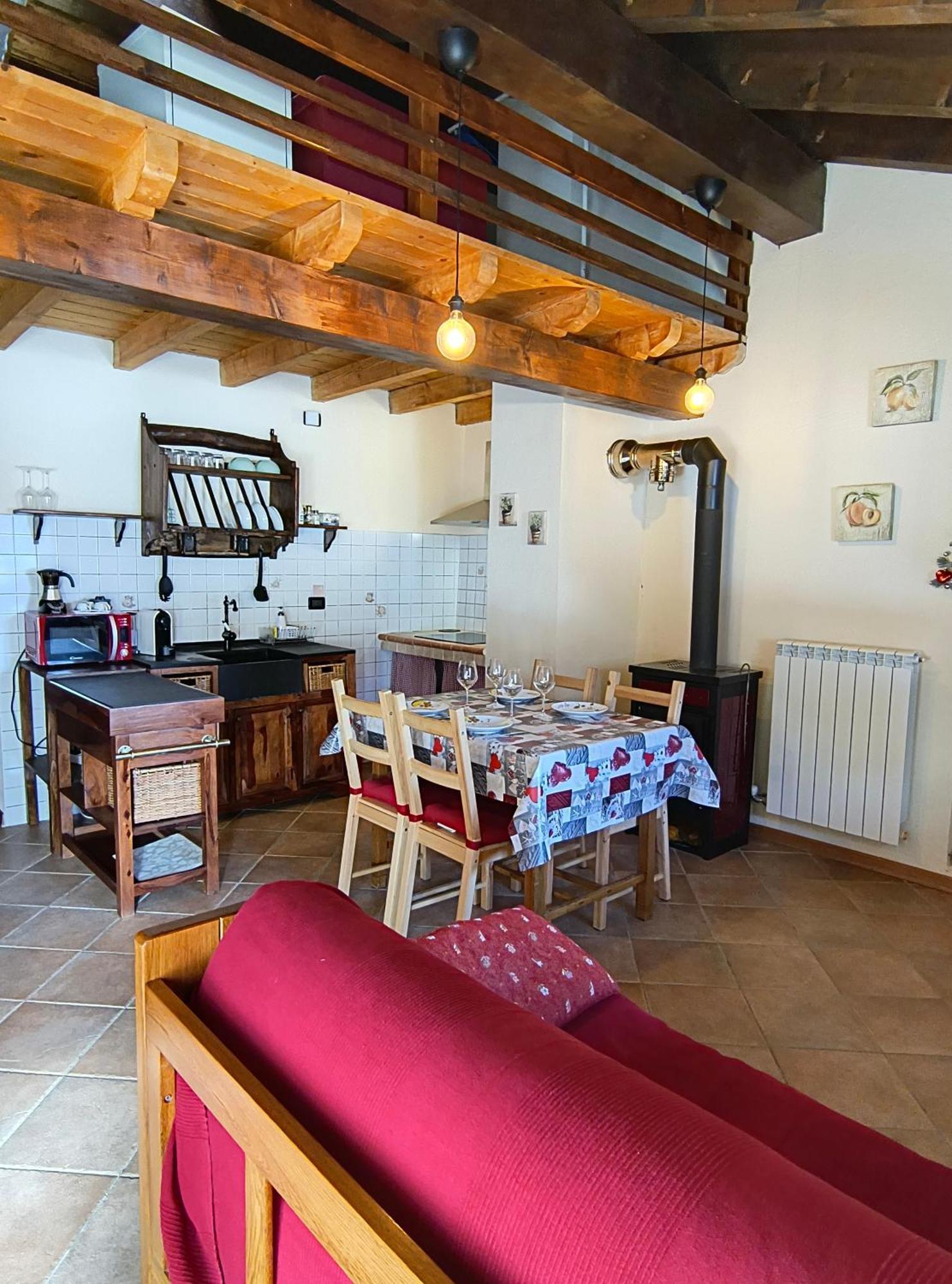 Petit Royal - Appartamento Charmant Per 6 Persone - Con Giardino E Balcone - Maisons De Charme Champoluc Exterior foto